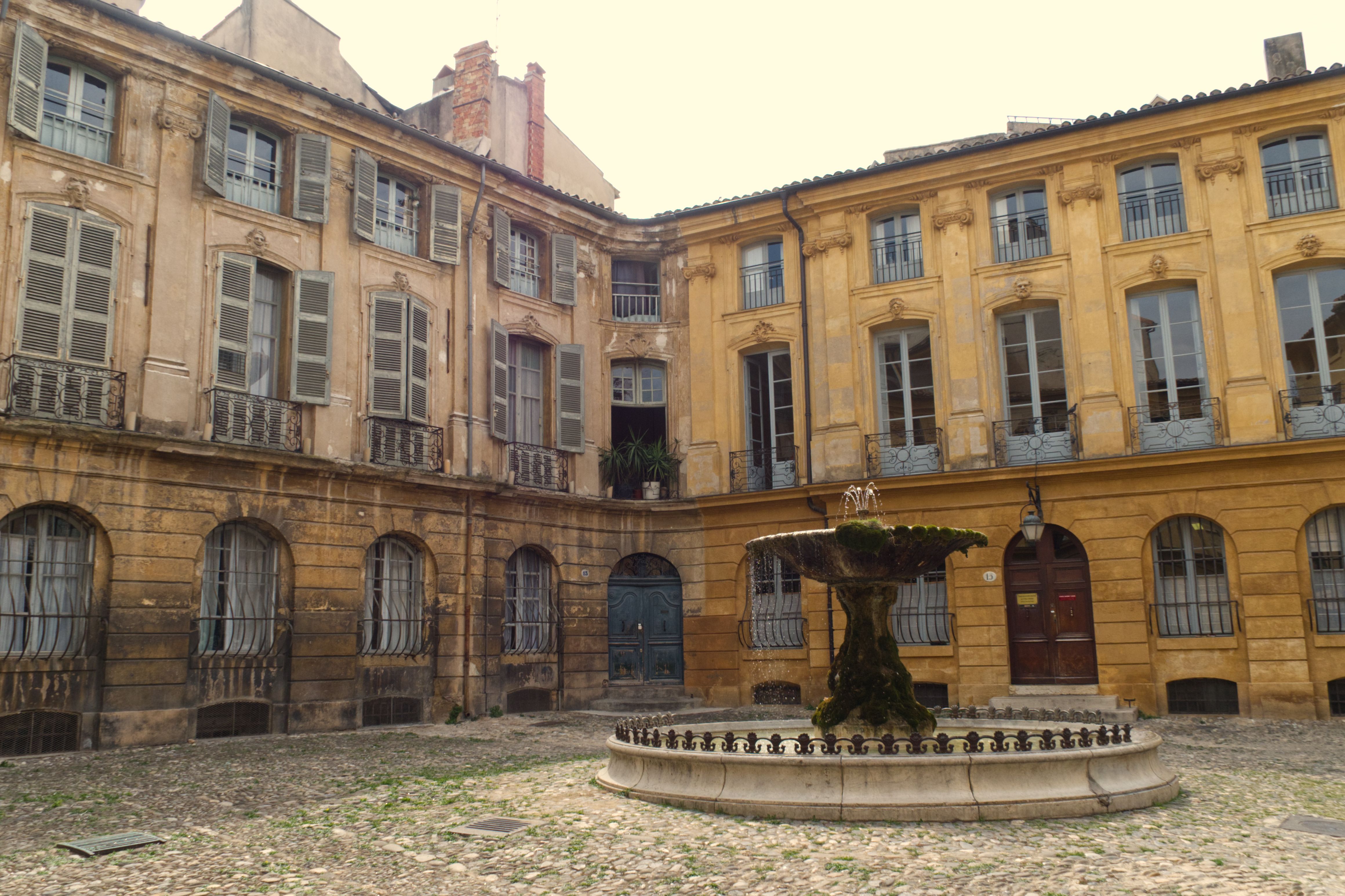 Place d'Albertas, Aix-en-Provence